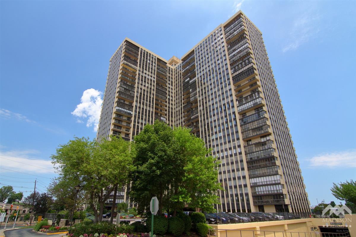 Condos on the Gold Coast on the Hudson in Cliffside Park, NJ