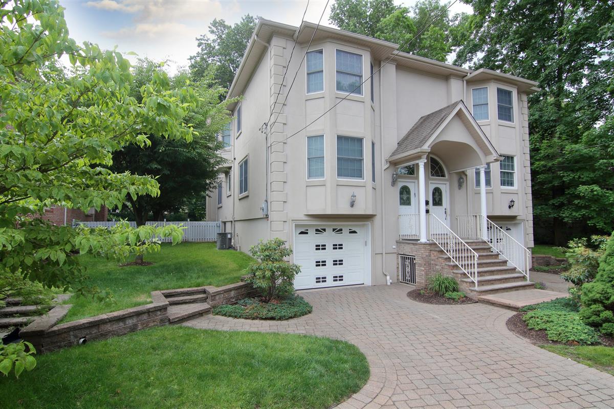TownHouse for sale in 276 Tenafly Rd, Tenafly, NJ 07670