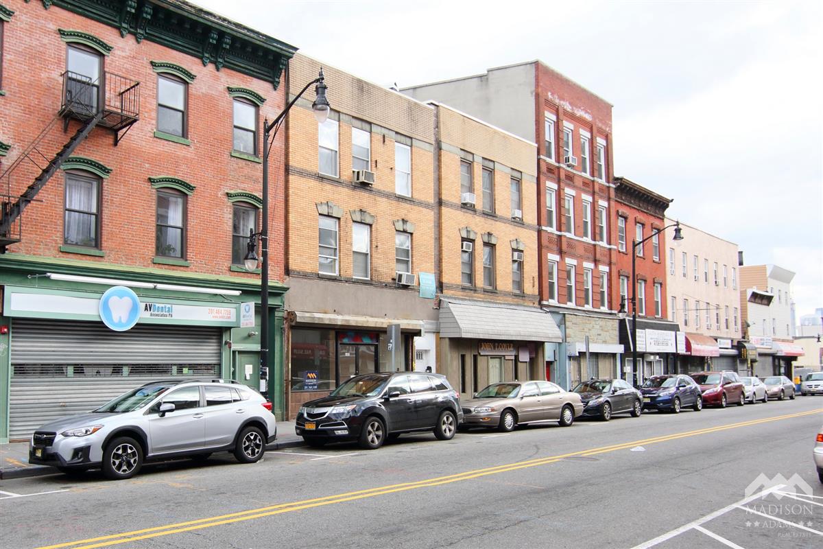 Real estate market in Old Tappan